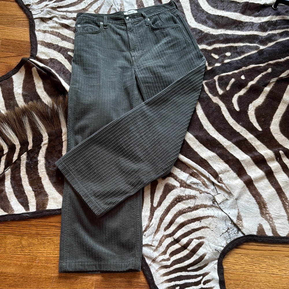 Agolde low slung baggy green wide wale corduroy jeans size 26